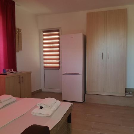 Evana House Костінешть Екстер'єр фото