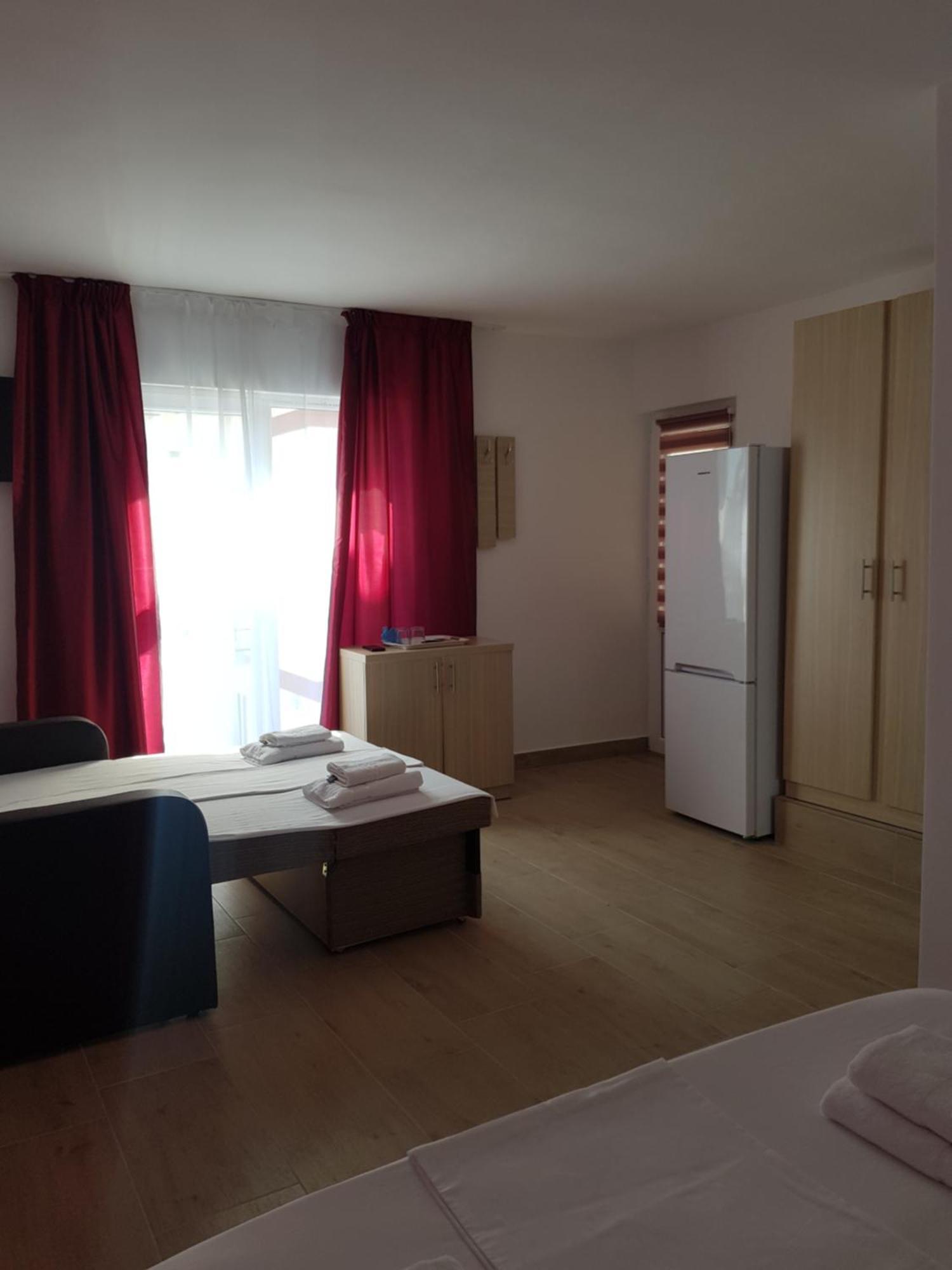 Evana House Костінешть Екстер'єр фото
