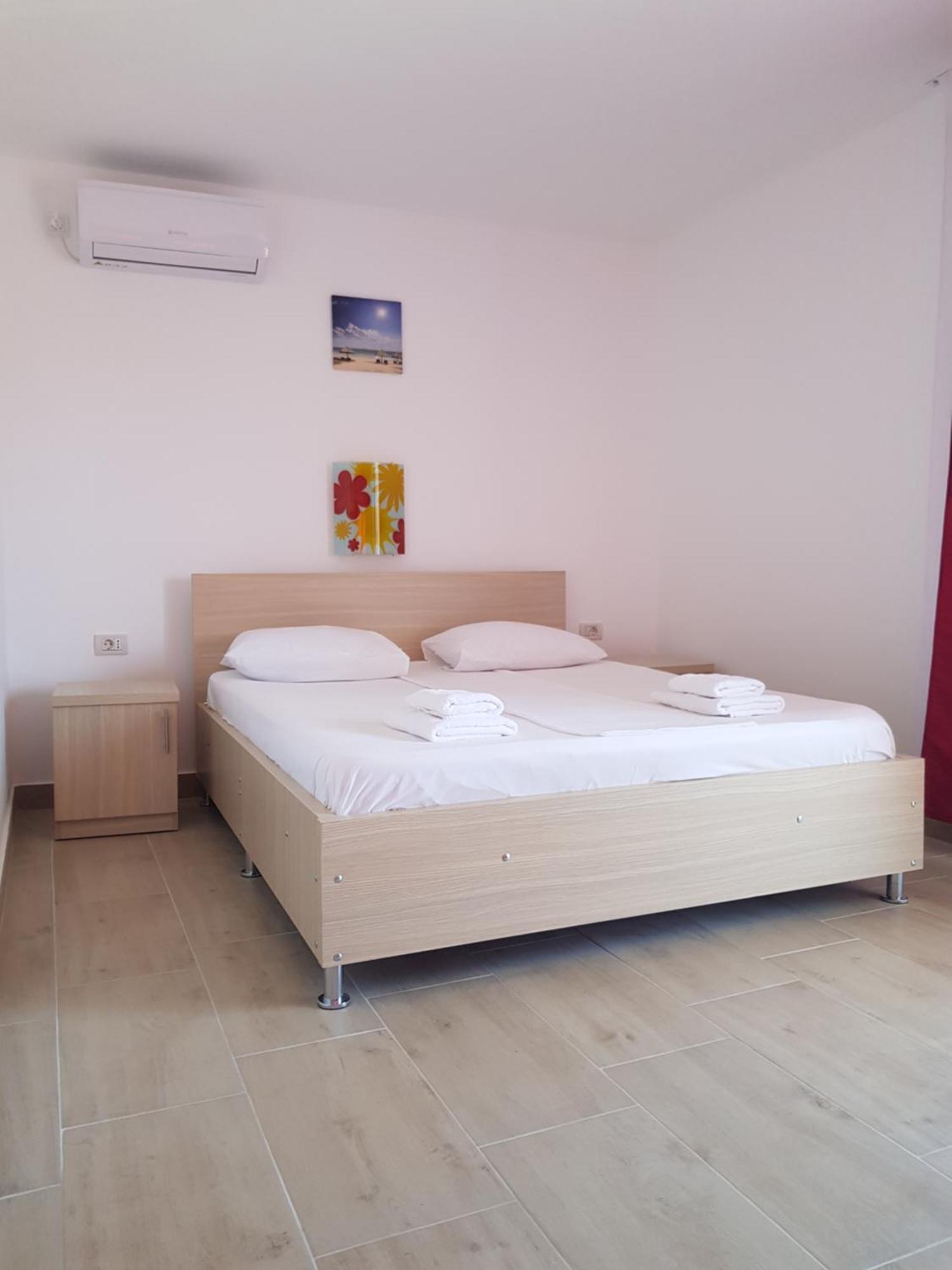 Evana House Костінешть Екстер'єр фото