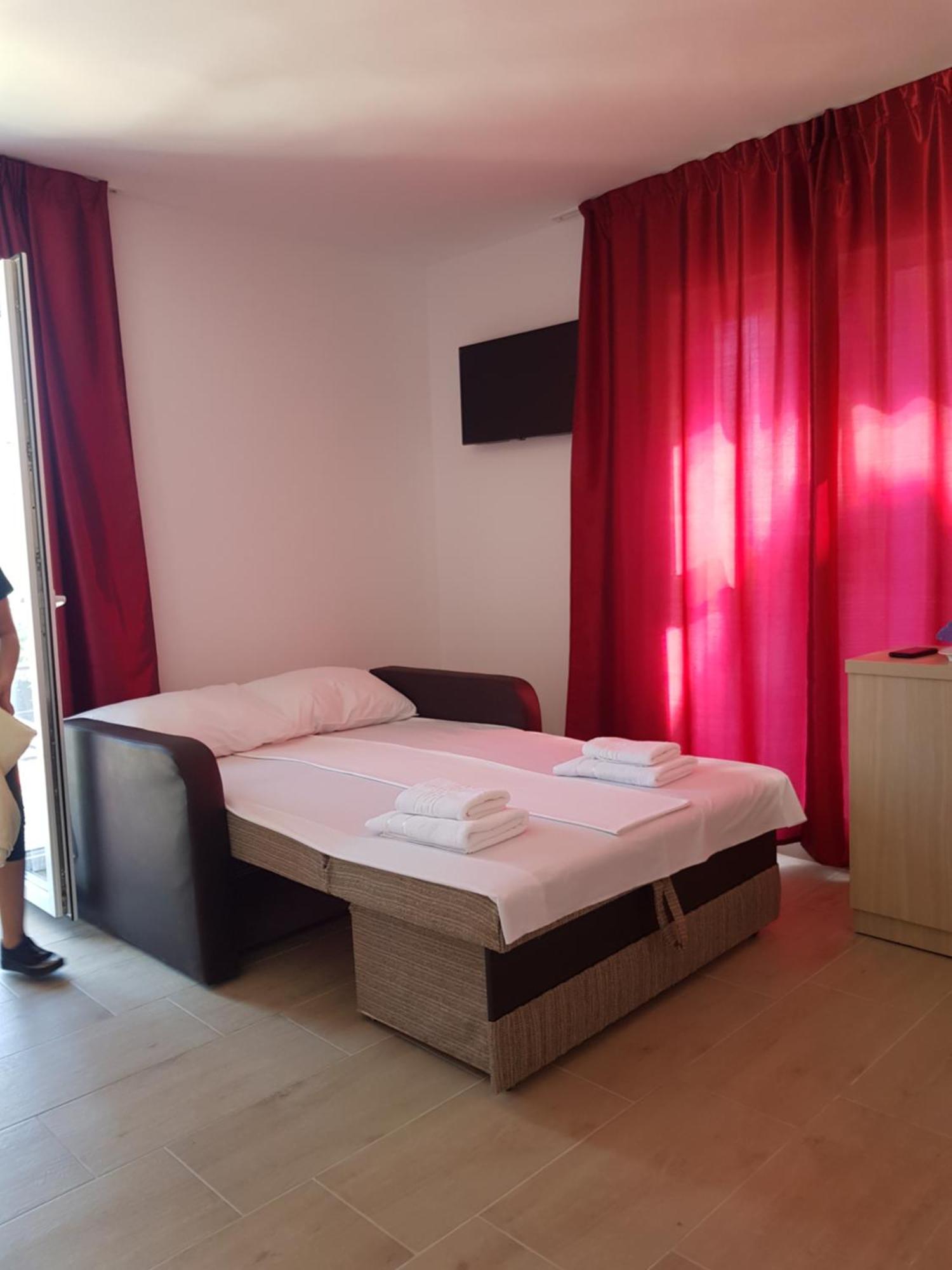 Evana House Костінешть Екстер'єр фото