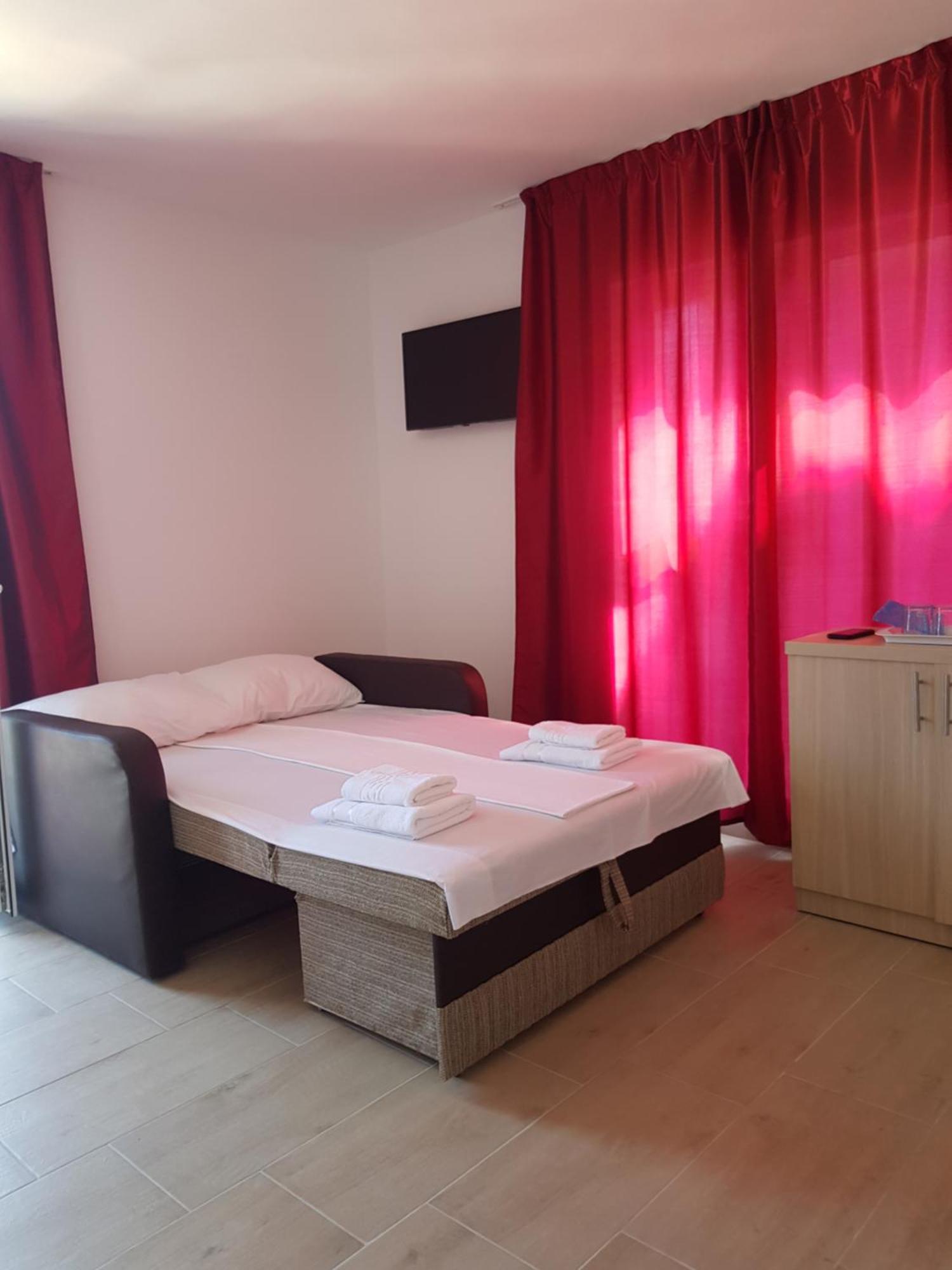 Evana House Костінешть Екстер'єр фото