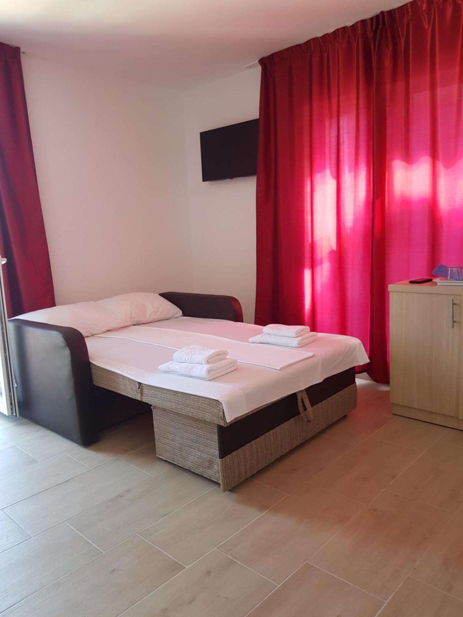 Evana House Костінешть Екстер'єр фото
